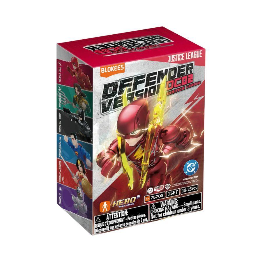 DC Comics - Defender Version 02 Justice League Blind Box Assortment (Display of 12)
