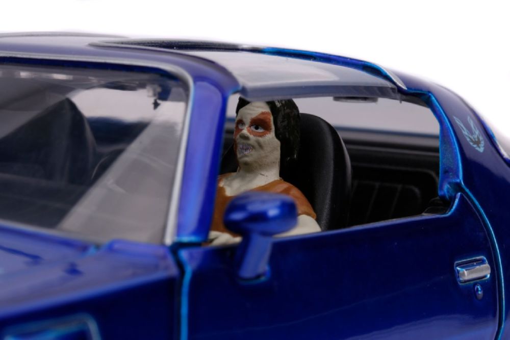It (2017) - 1977 Pontiac Firebird 1:24 with Pennywise Figure Hollywood Ride