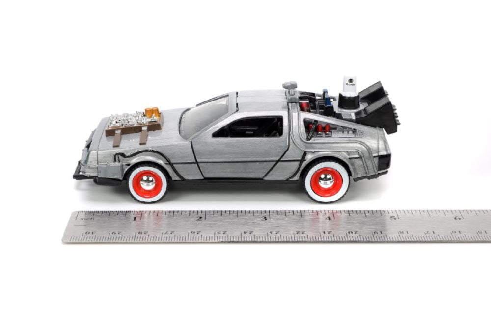 Back to the Future Part III - DeLorean 1:32 Scale