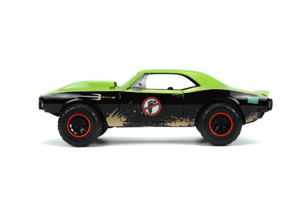Teenage Mutant Ninja Turtles (TV 1987) - 1967 Chevrolet Camaro with Raphael 1:24 Scale