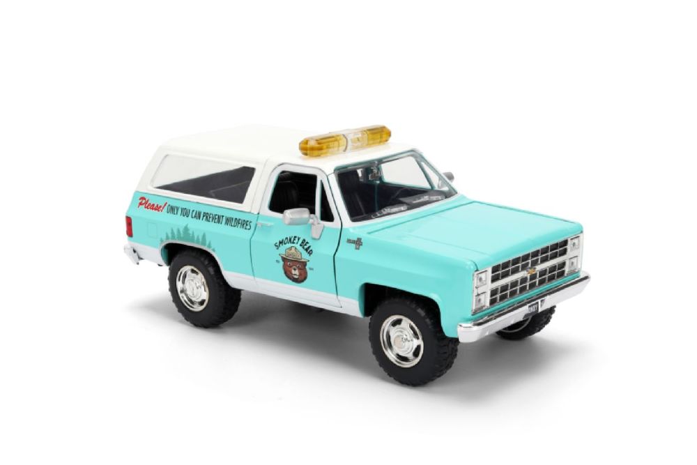 Smokey Bear –-1980 Chevrolet Blazer 1:24 Scale Diecast Vehicle (with Figure)