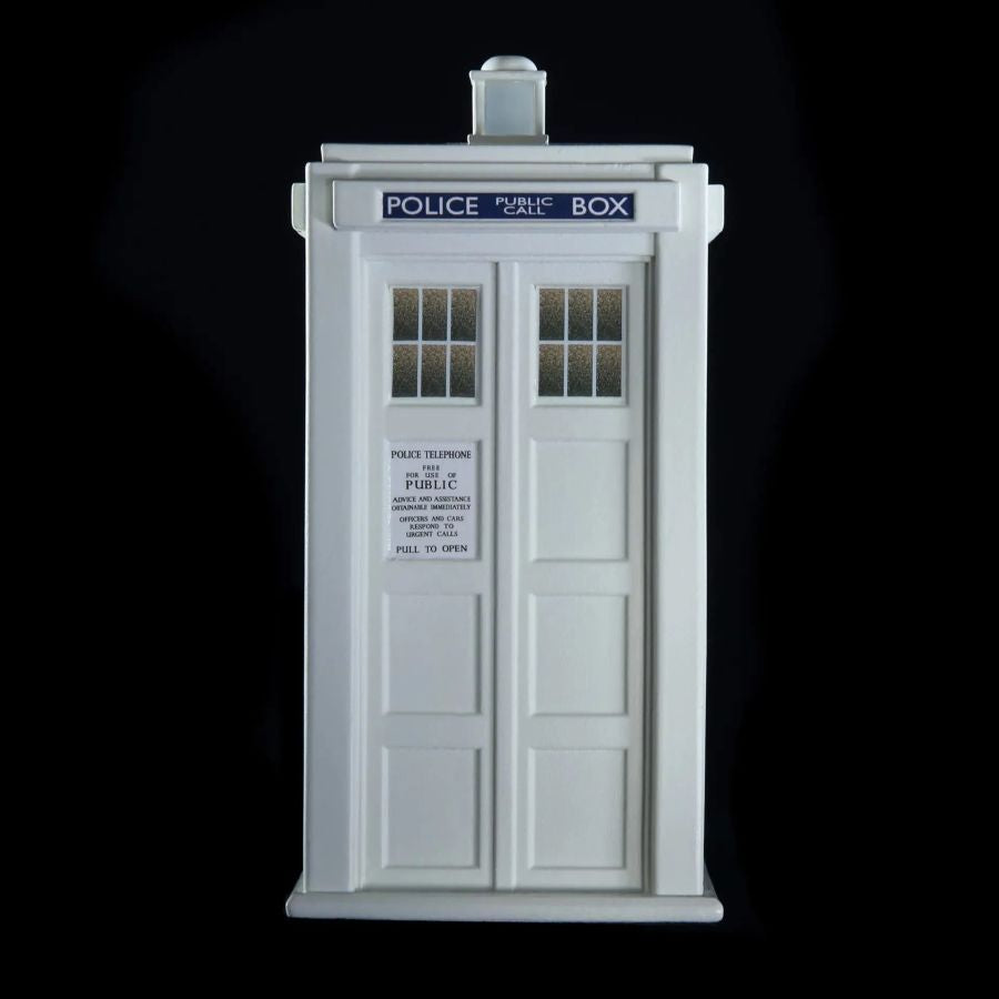 Doctor Who - The Second Doctor’s TARDIS (Mind Robber) 1:21 Scale Polyresin Replica