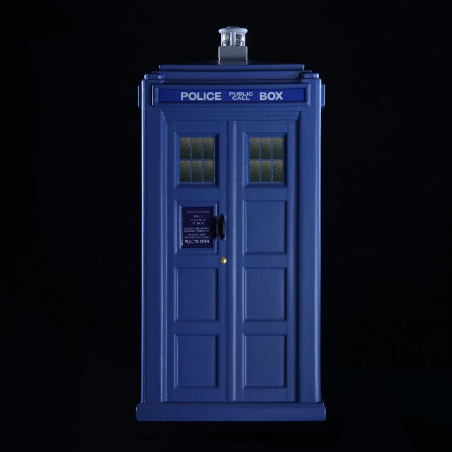 Doctor Who - The Seventh Doctor’s TARDIS 1:21 Scale Polyresin Replica