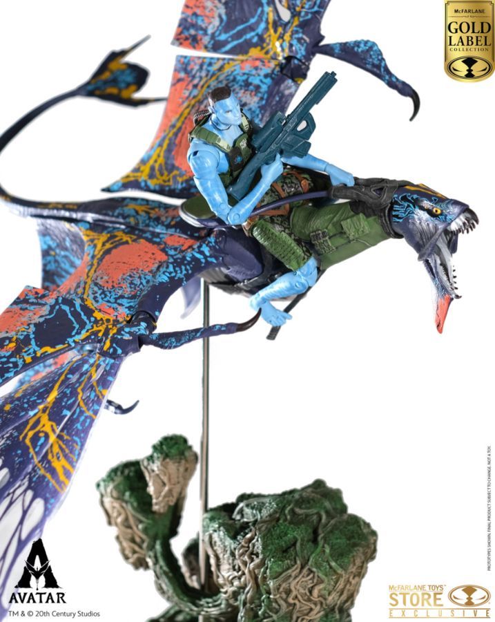Avatar: The Way of Water - Quaritch & Banshee Gold Label Figure (SDCC)