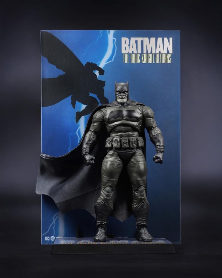 DC Multiverse - Cover Recreations Batman (The Dark Knight Returns) Gold Label 7″ Figure