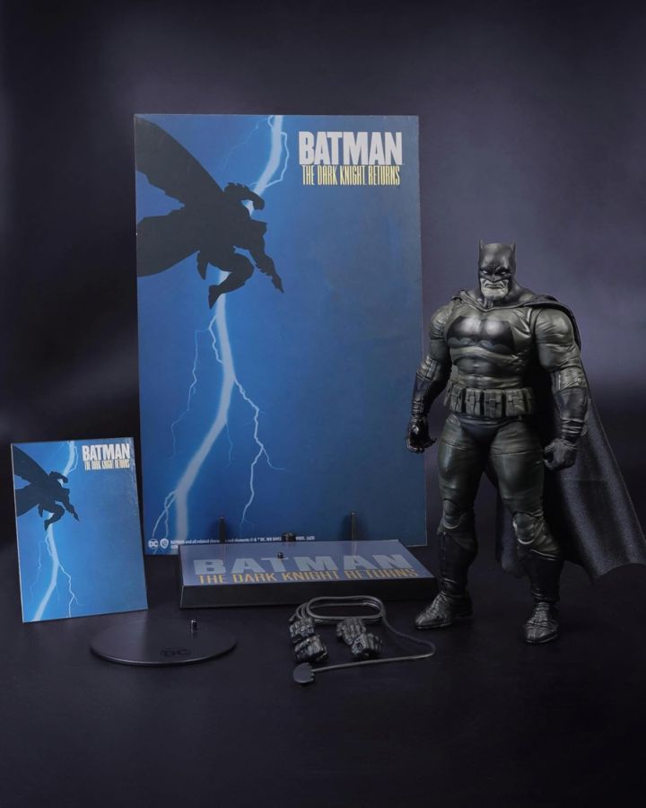 DC Multiverse - Cover Recreations Batman (The Dark Knight Returns) Gold Label 7″ Figure