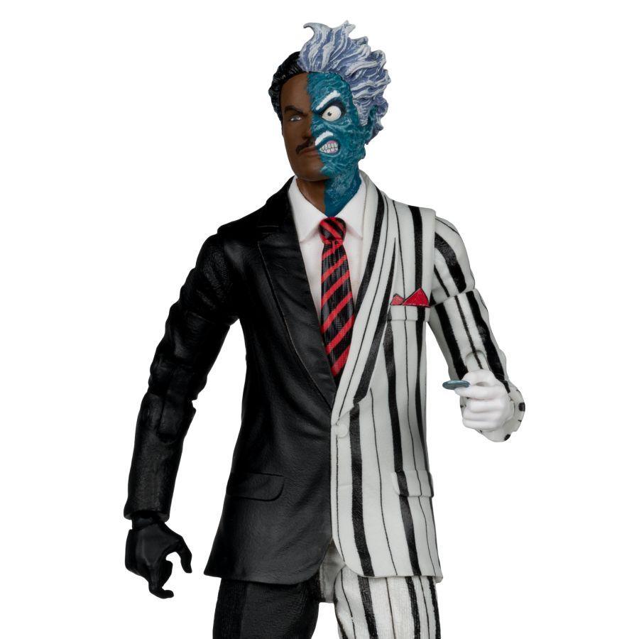 DC Direct - Two-Face 7″ (1995)(Chase) Page Punchers 7″ Figure with Comic