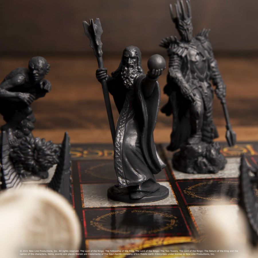 The Lord of the Rings – Battle For Middle-earth Chess Set