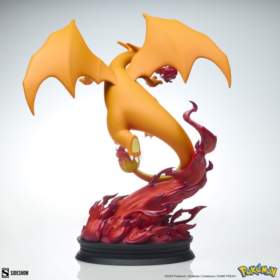 Pokemon – Charizard Statue