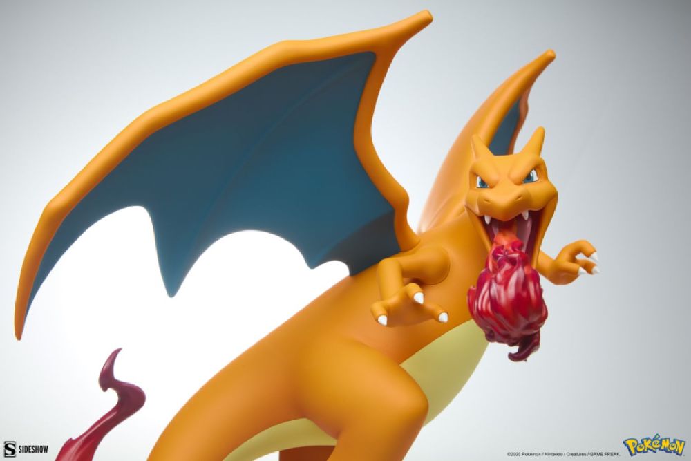 Pokemon – Charizard Statue