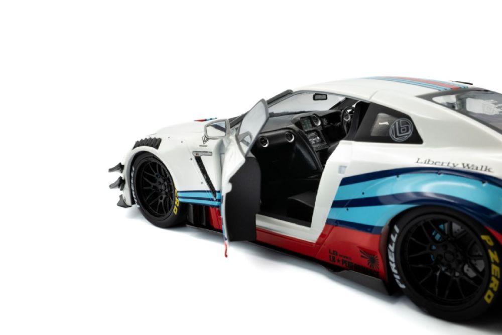 Solido - 1:18 Nissan GT-R (R35) W/ Liberty Walk Body Kit 2.0 M Diecast Vehicle