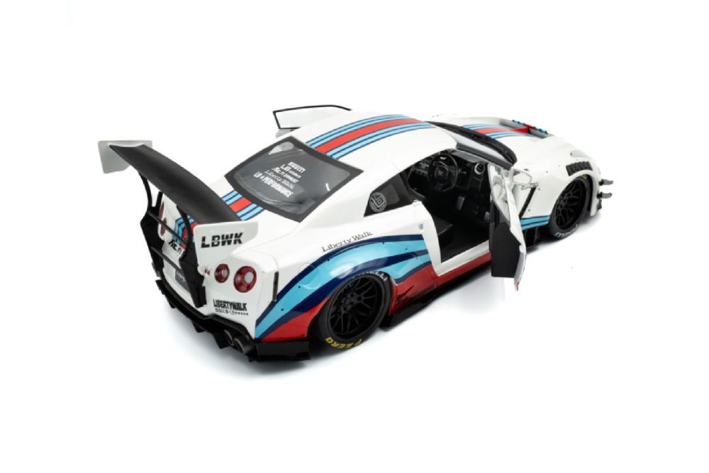 Solido - 1:18 Nissan GT-R (R35) W/ Liberty Walk Body Kit 2.0 M Diecast Vehicle