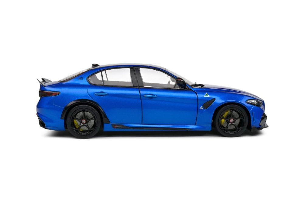 Solido - 1:18 2022 Alfa Romeo Giulia GTA Blue Anodized Diecast Vehicle