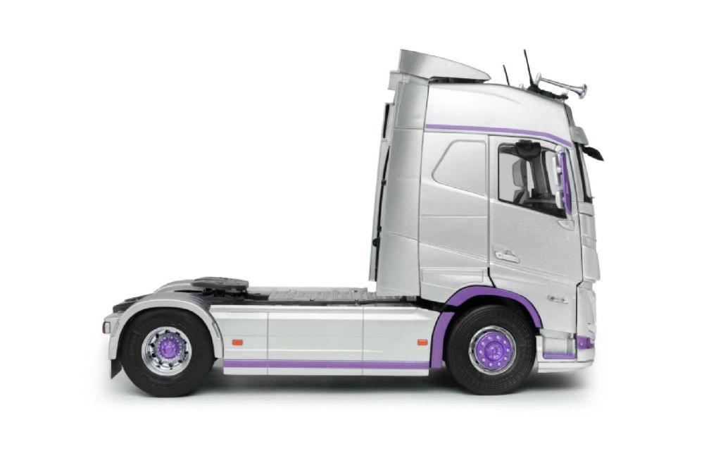 Solido - 1:24 2023 Volvo Trucks FH Globetrotter XL Diecast Vehicle