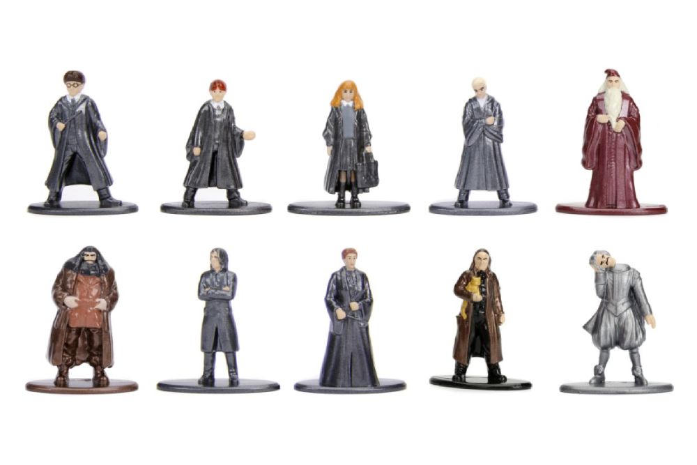 Harry Potter - Hogwarts Scene with 10 Nano MetalFig Play Set