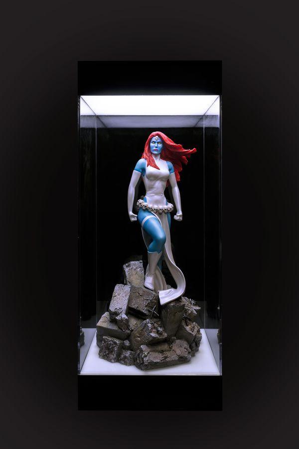 Light-Up Acrylic Display Case 204 x 204 x 400mm