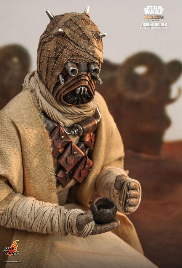 Star Wars: The Mandalorian - Tusken Raider 1:6 Scale Collectable Action Figure