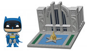 Batman With Hall Of Justice 80th Anniversary Town (Pop! Vinyl)