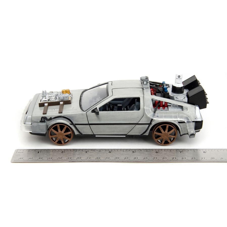Back To The Future 3 - Delorean 1:24 Diecast Vehicle with Sound (Model Car)