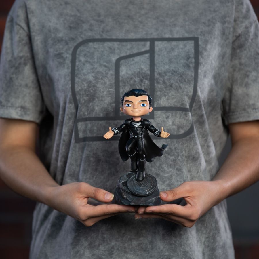 Justice League Movie: Snyder Cut - Superman Black Suit Minico (Vinyl Figure)
