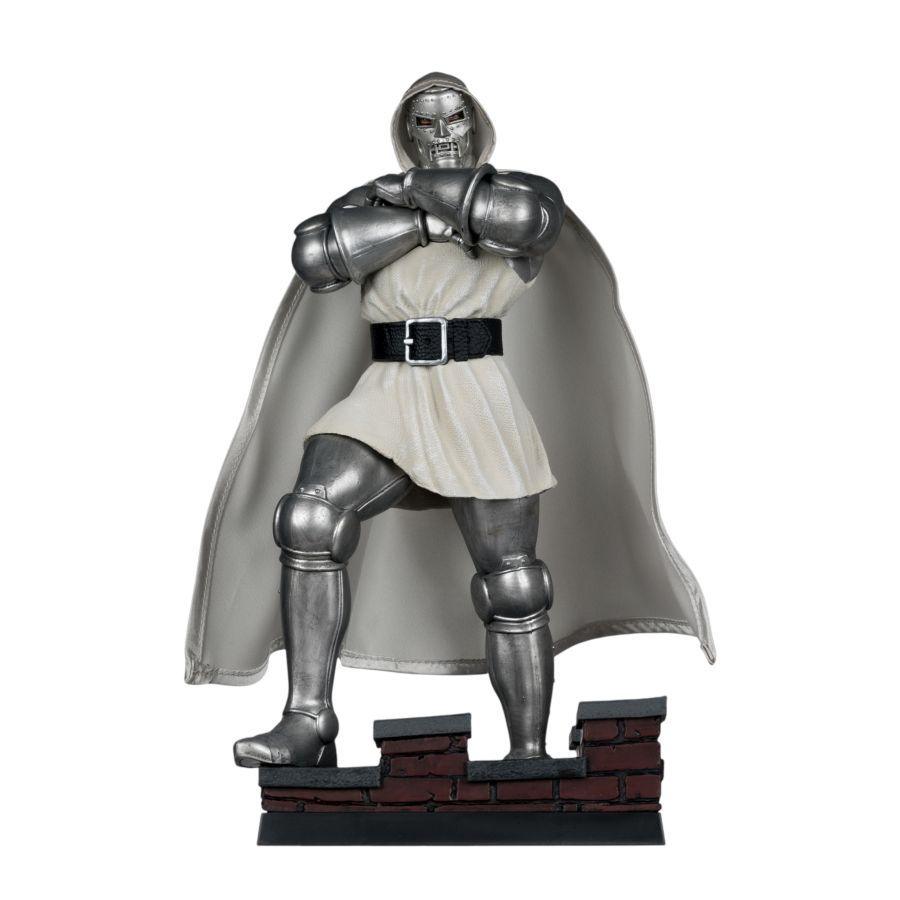 Doctor Doom (comic) - Doctor Doom #1 (Future Foundation – Gold Label) 1:6 Figure