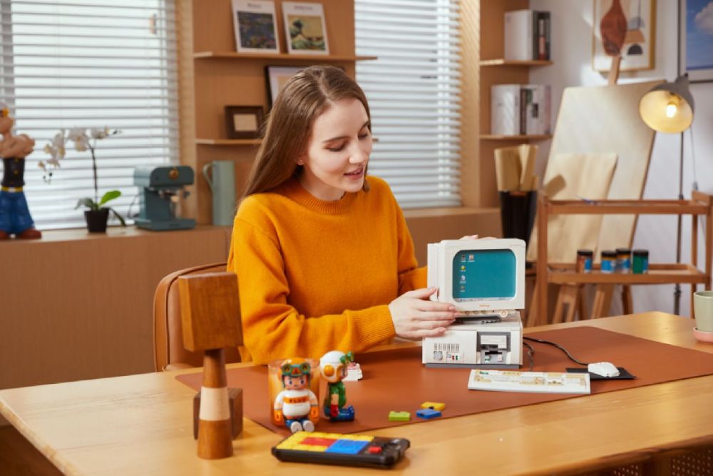 Retro Collection - Retro computer (1946 Piece Kit)