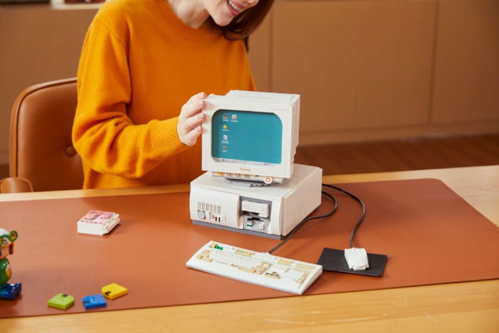 Retro Collection - Retro computer (1946 Piece Kit)
