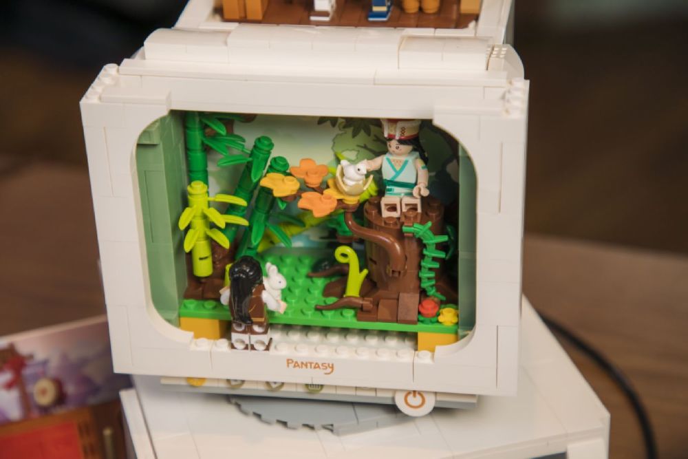 Retro Collection - Retro computer (1946 Piece Kit)