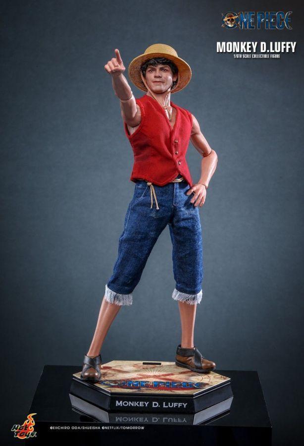 One Piece (Netflix) - Monkey D. Luffy 1:6 Scale Collectable Action Figure