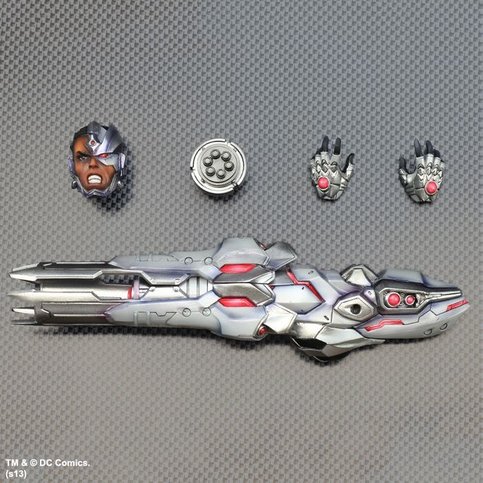 DC Comics - Cyborg Play Arts Action Figure
