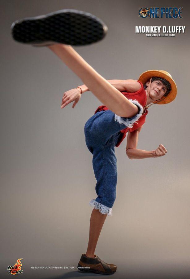 One Piece (Netflix) - Monkey D. Luffy 1:6 Scale Collectable Action Figure