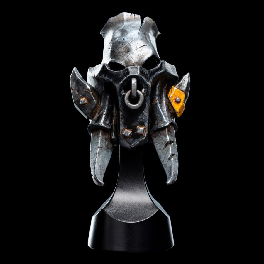 Warhammer: Age of Sigmar - Orruk Ardboy Replica Helmet