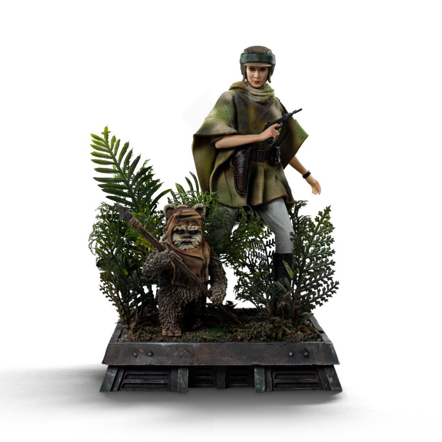 Star Wars - Leia and Wicket 1:10 Scale Statue