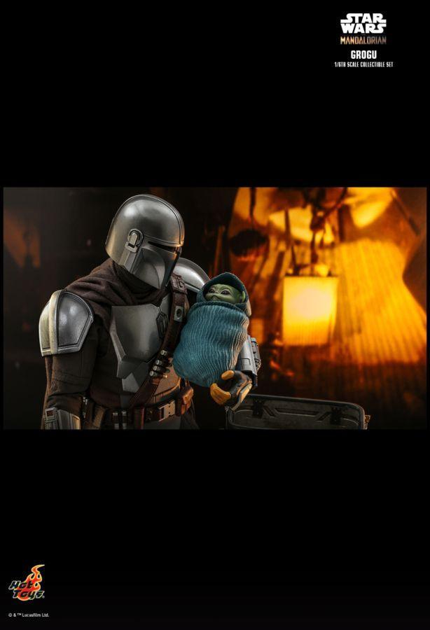 Star Wars: The Mandalorian - Grogu 1:6 Scale Collectable Action Figure Set