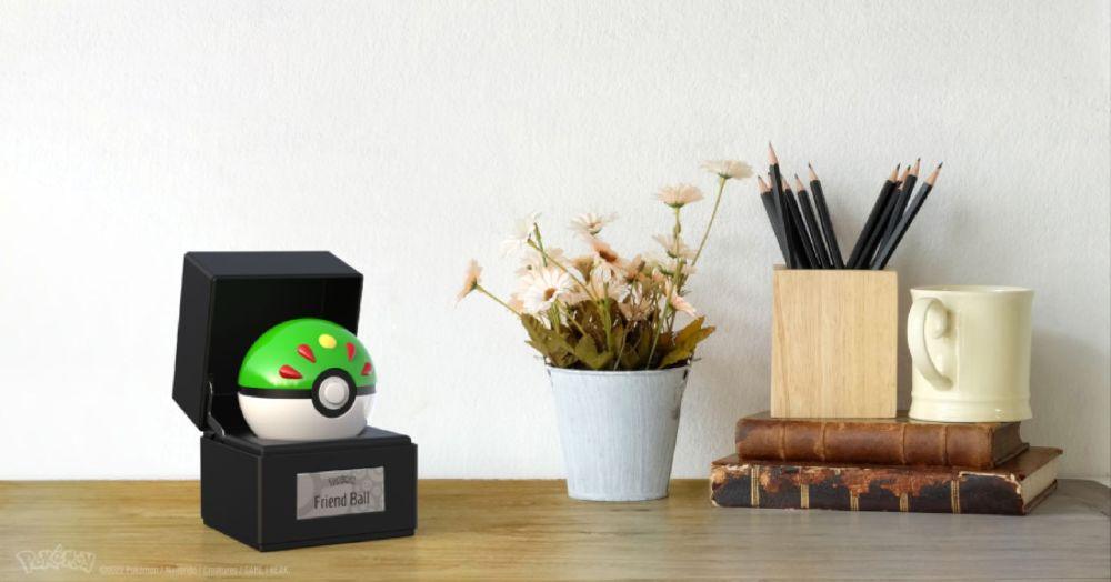 Pokemon - Friend Ball 1:1 Scale Life-Size Die-Cast Prop Replica